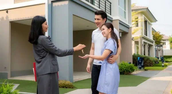 How To Sell Commercial Real Estate? Licensed Real Estate Professionals
