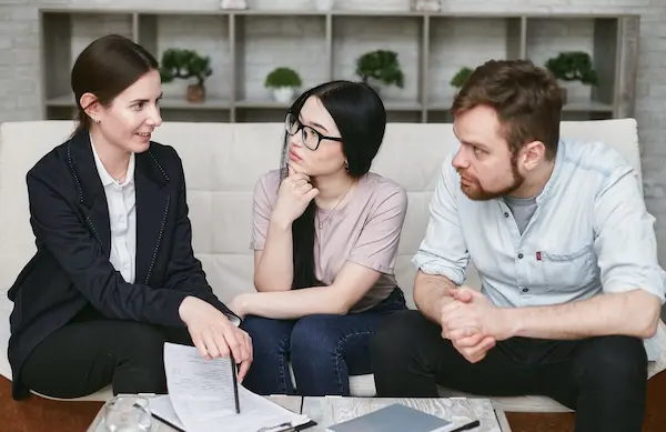 How To Deal With Multiple Offers From Tenants? Communication