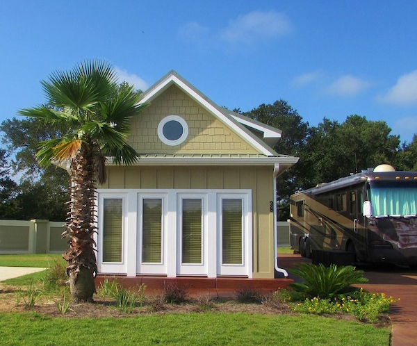 Mobile Homes vs. Tiny Homes