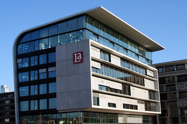Tips for Dealing with Apartment Management document outlines