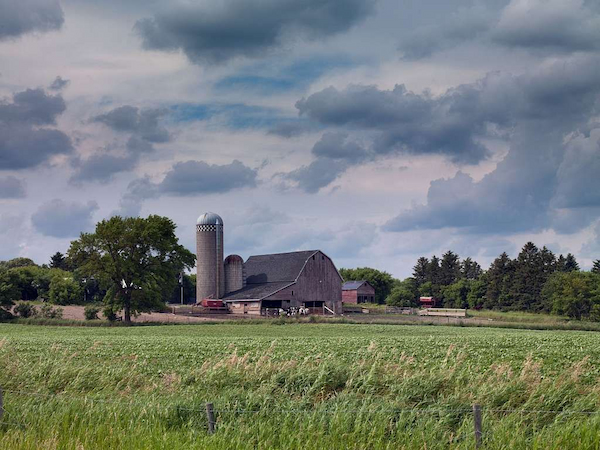 Which State Offers the Most Affordable Land in the U.S.? Impact on Real Estate Market